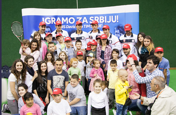 Novak se družio sa decom obolelom od raka