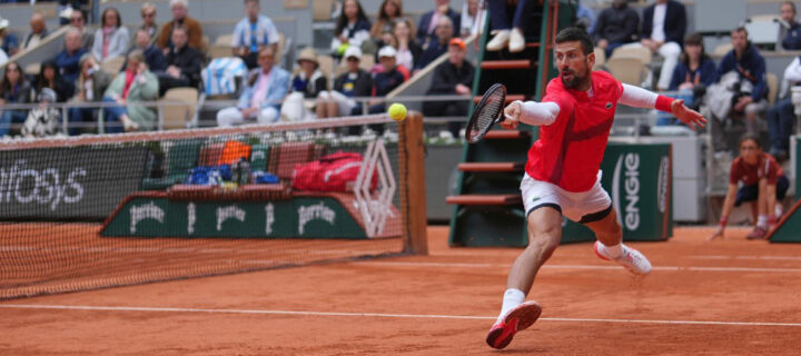 Novak Cruises nel secondo turno di Roland Garros – Novak Djokovic Novak Cruises nel secondo turno di Roland Garros – Novak Djokovic